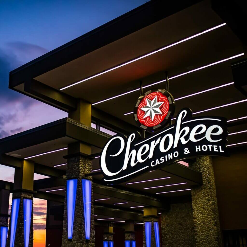 cherokee casino hotel travel plaza